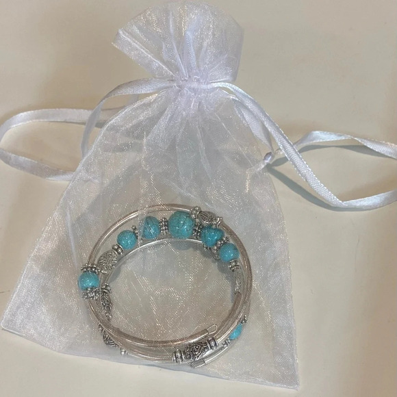 SLINKY BRACELET Women’s Coil Style Bracelet with Charms Turquoise NWOT - Picture 4 of 4